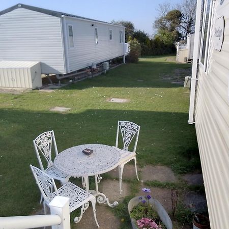 Private Caravan Situated At Parkdean Holiday Resort St Margaret'S At Cliffe Number 18 מראה חיצוני תמונה