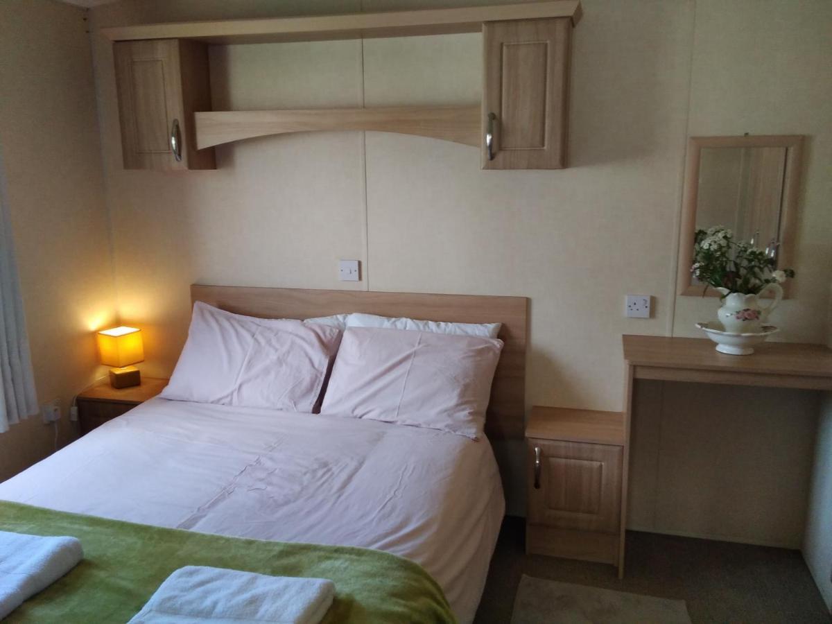 Private Caravan Situated At Parkdean Holiday Resort St Margaret'S At Cliffe Number 18 מראה חיצוני תמונה